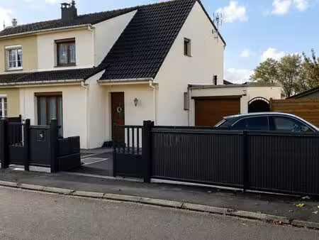 maison semi-individuelle 120 m²