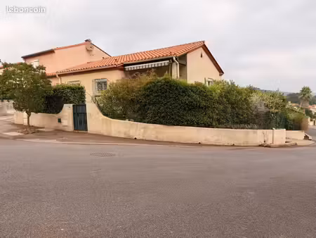 maison 3 faces avec garage et jardin – céret