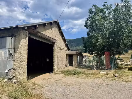 grange 120 m² matemale