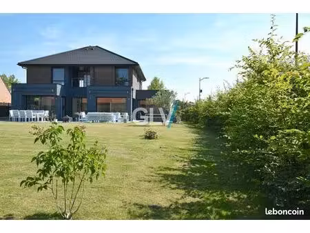 maison 7 pièces 238 m²