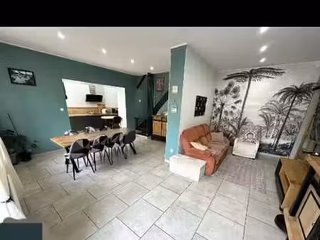 maison avec grand hangar