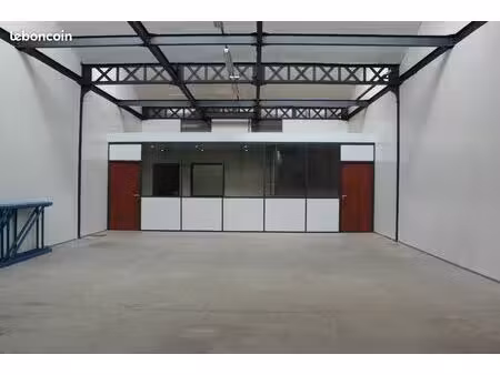 local d'activité - 136 m²