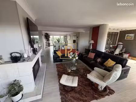 appartement 8 pièces 200 m²