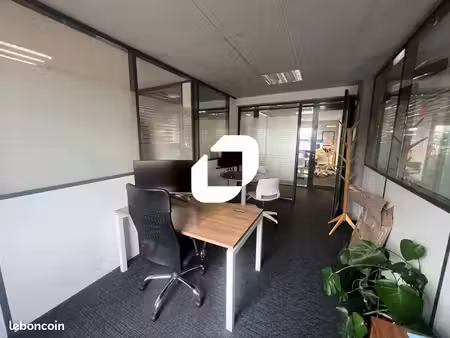 bureau 230 m²