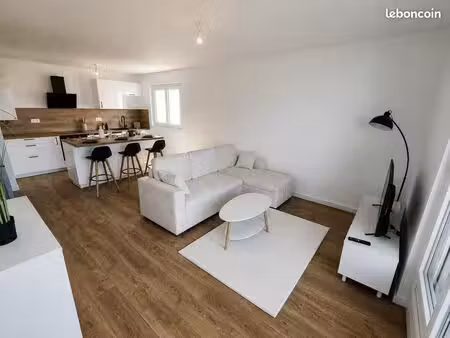 t2 meublé 49m² rénové à neuf - balcon - parking privé