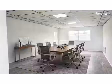 bureau 80 m²
