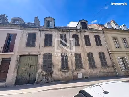 immeuble 13 pièces 319 m²