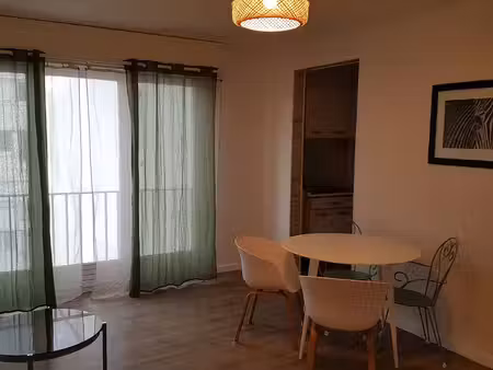 location t1 avec cuisine meublée 31 m2