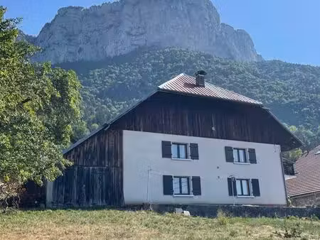 maison à rénover avec fort potentiel – dingy-saint-clair (74)