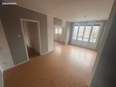 loue appartement t4 82m²