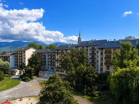 t3 66m² + balcons + cave + parking : chambéry centre