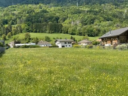 magland – gravin | terrain constructible viabilisé 566 m²