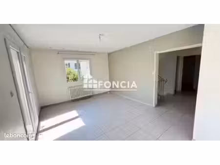 arnage – dans un quartier agréable