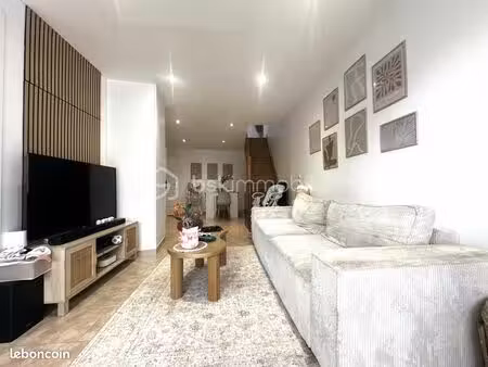maison 8 pièces 107 m²