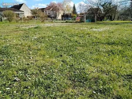 terrain 700 m² bussieres