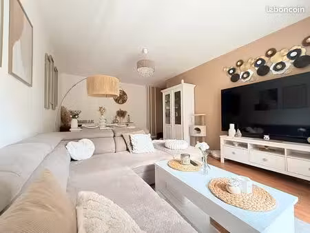 appartement 3 pièces 64 m²