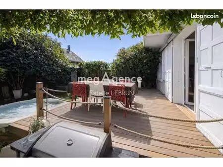 maison 8 pièces 146 m²