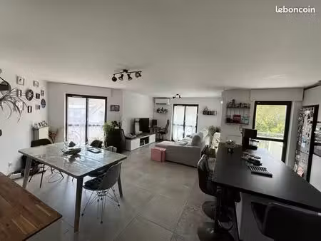 appartement t4 de 83m2 rénové en 2022
