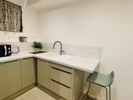 jolie studio cosy idéal étudiant dans résidence calme