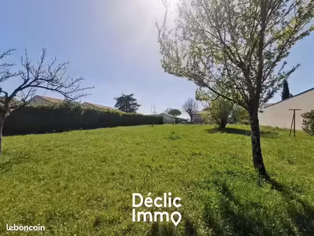 terrain 2 067 m² niort