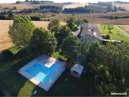 grande propriété familiale sur 7 000 m² avec piscine et fort potentiel