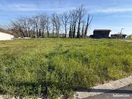 terrain 554 m² lasgraisse