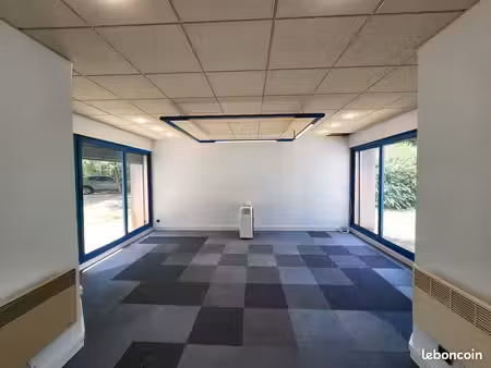 bien commercial immobilier unique en courtine avignon