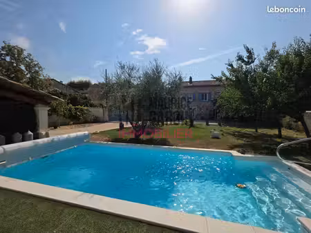 maison 10 pièces 247 m²