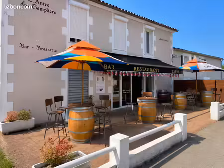 à vendre – murs d’un bar-restaurant avec grand logement – puyravault (85)