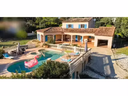 maison avec piscine flassans-sur-issole (83)