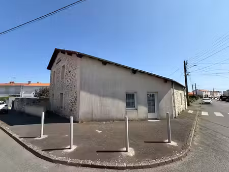 location appartement 1 pièce  38.92m²  la roche