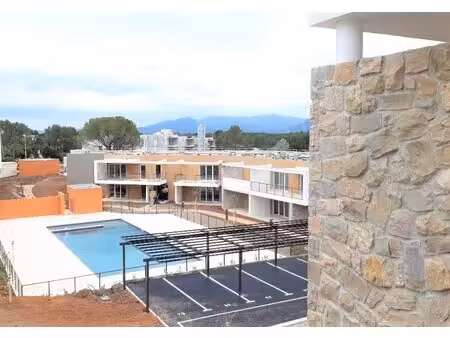 t2 avec terrasse  parking à roquebrune-sur-argens