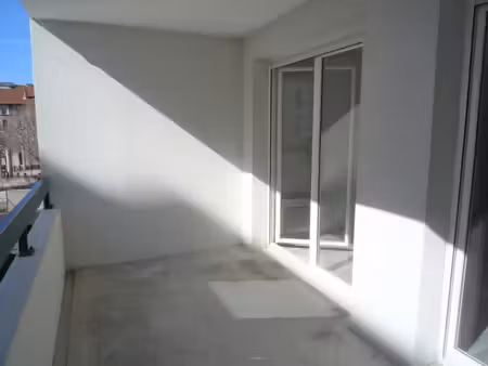 studio avec balcon et parking à marseille