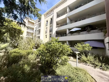 t3 avec terrasse et garage à toulon parc émeraude