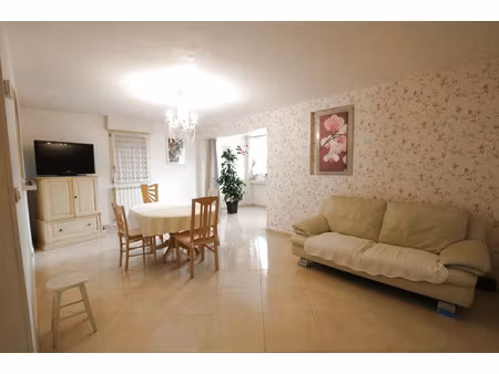 location appartement 3 pièces 78 m² à vitrolles (13127)