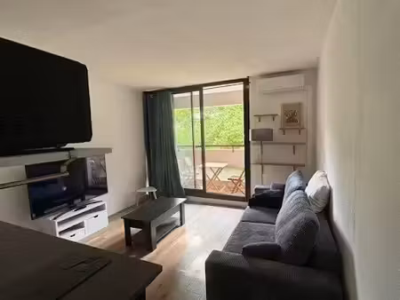location meublée appartement 2 pièces 28 m² à aix-en-provence (13090)  890 €
