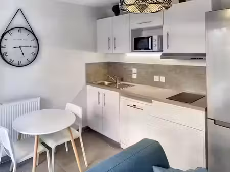 location meublée appartement 2 pièces 43 m² à annemasse (74100)  1 250 €