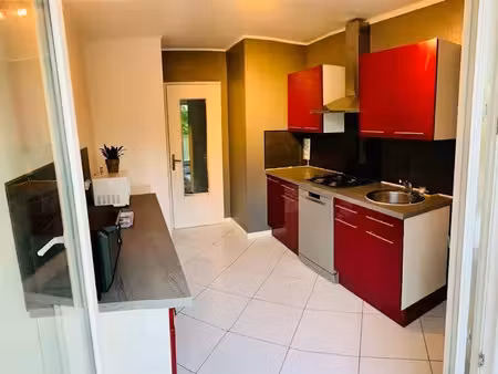 location meublée appartement 1 pièce 12 m² à évry-courcouronnes (91000)  470 €