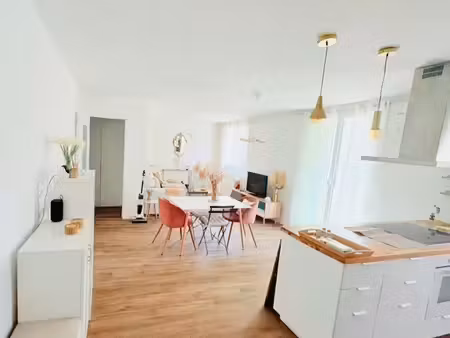 location meublée appartement 3 pièces 63 m² à marseille 9ème (13009)  1 000 €