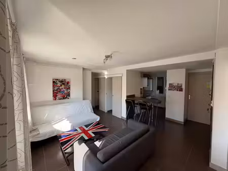 location meublée appartement 4 pièces 69 m² à villeurbanne (69100)  520 €