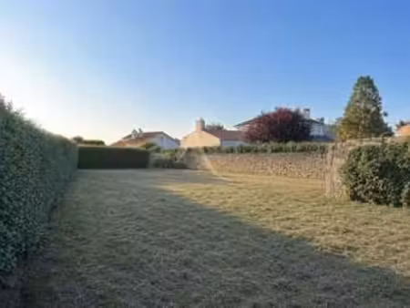 vente terrain à challans (85300) : à vendre / 300m² challans