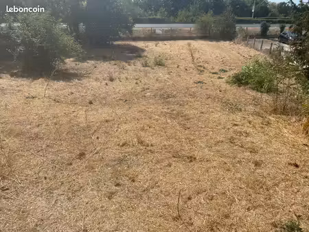 terrain constructible 910 m2 avec viabilisation