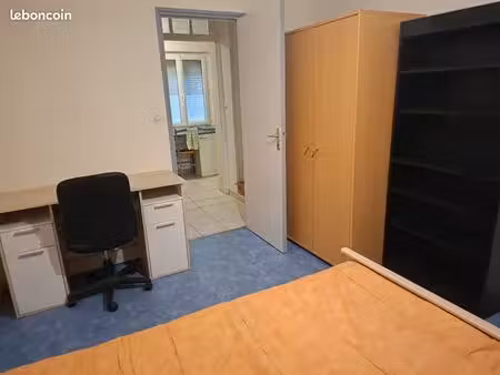 chambre meublée agréable et calme ( étudiant)