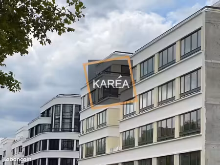 bureaux 704 m² chessy