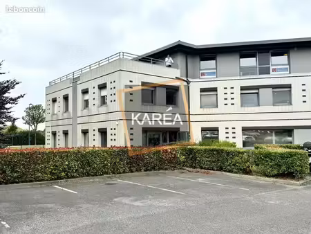 bureaux 177 m² magny le hongre
