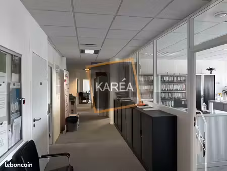 bureaux 285 m² magny le hongre