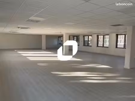 bureau 180 m²