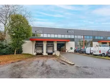 local bureaux 1 998 m²