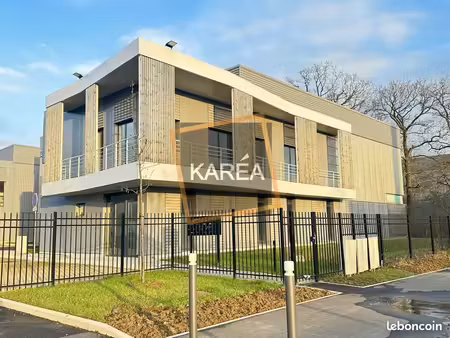 local d'activite 1426 m² chanteloup en brie