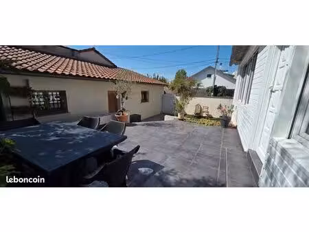 maison de caractère 110 m² – 3 chambres – garage indépendant 50 m² – terrasse